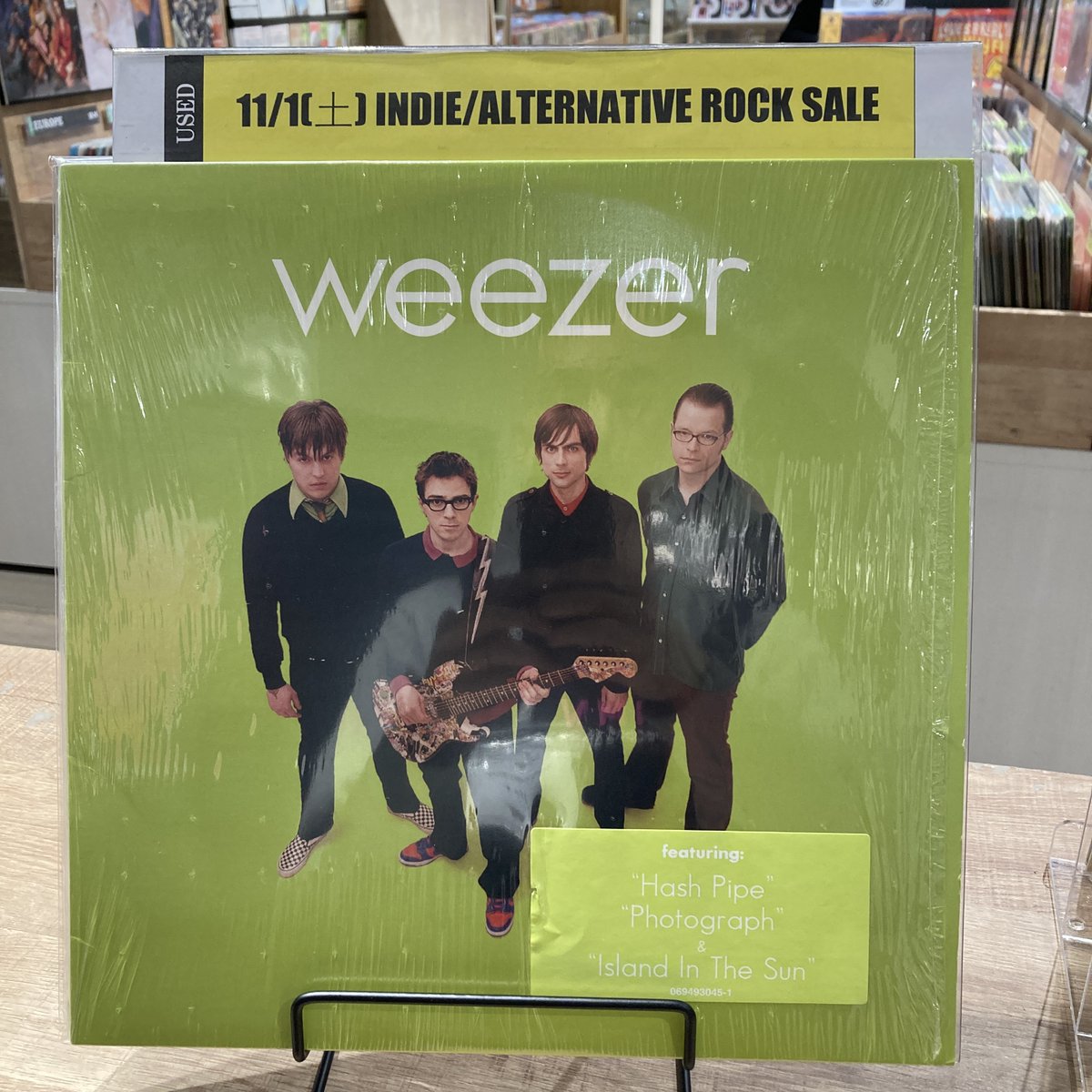 HMV record shop 新宿 on X