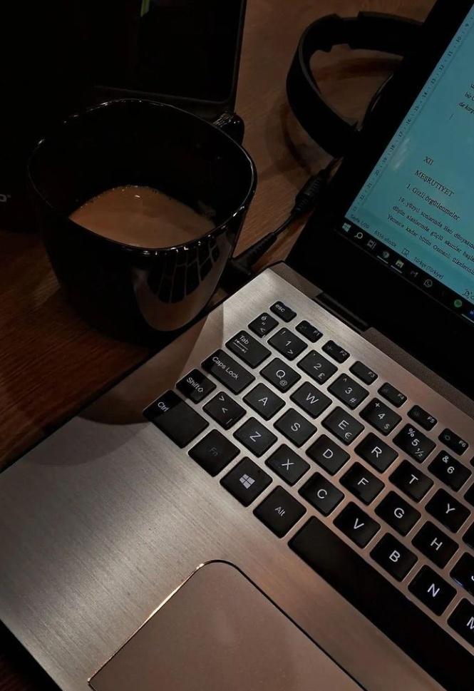 Happy Sunday , CT  and it’s starting to feel like the space is shifting again.

Less noise. More builders. Here are a few worth watching 

<a href="/GOATRollup/">GOAT Network 🟡</a> ➩ building a Bitcoin-native ZK Layer 2 that actually puts BTC to work.

 Decentralized sequencers, multi-coin PoS, and built-in