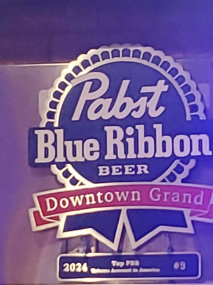 JonEdgarOnSet's tweet image. Watching some #game7 action at @downtown_grand  over their $3 Hot Dig and #PBR deal
🌭🥫
#ilikebeer instagr.am/p/DQi_-wxEU-t/