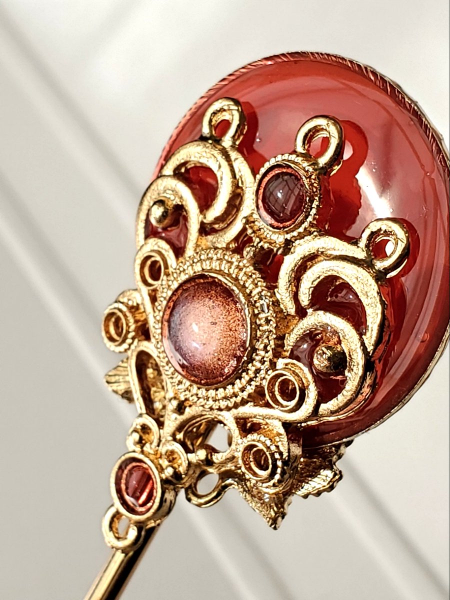 shino_huyu_mon's tweet image. 魔法使いの杖みたいな簪はどうでしょうか
リバーシブルで、花の魔法使いもできます。たぶん。

 #かんざし
 #簪
#封印されし中二モチーフを解放せよ　#365DIYtheme