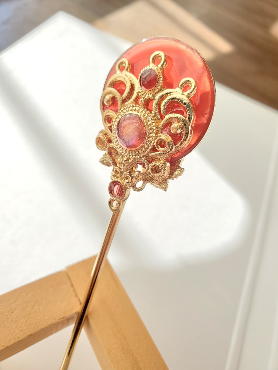 shino_huyu_mon's tweet image. 魔法使いの杖みたいな簪はどうでしょうか
リバーシブルで、花の魔法使いもできます。たぶん。

 #かんざし
 #簪
#封印されし中二モチーフを解放せよ　#365DIYtheme