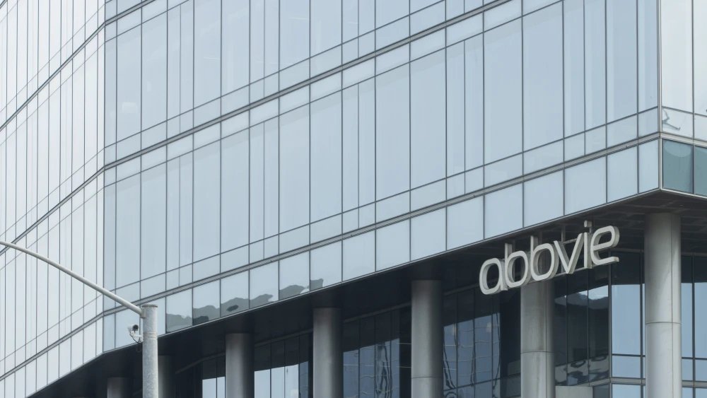 AbbVie’s Immunology Dyad Dominates Again in Q3! Skyrizi and Rinvoq made ~ $7 billion combined, almost half of the company’s income for the quarter alone! $ABBV #pharma #Immunology 
hubs.li/Q03R6r6h0