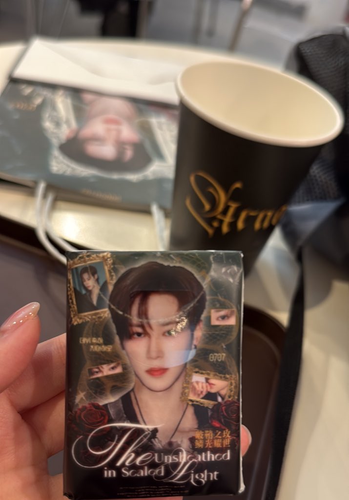 wani615's tweet photo. #벗은_장미_빛나는_비늘
#TheRoseUnsheathed https://t.co/LMtKz3mkRD