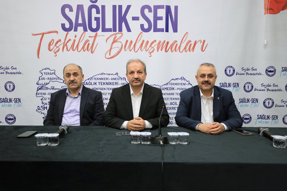 sagliksen's tweet photo. Genel Başkan Mahmut Faruk Doğan:

📌Sağlık profesyonellerine muayene önceliği hakkı tanınmalı.

📌Toplu taşımadan ve sağlık kurumlarındaki kantinlerden indirimli yararlanmalı.

📌Yemekler daha kaliteli hale gelmeli. 

Sağlık-Sen Kayseri Şubesinin İl Divan Toplantısı Genel Başkan Mahmut Faruk Doğan ve Genel Sekreter Durali Baki'nin katılımıyla gerçekleştirildi.

⤵️
https://t.co/1BnKQk6MiC