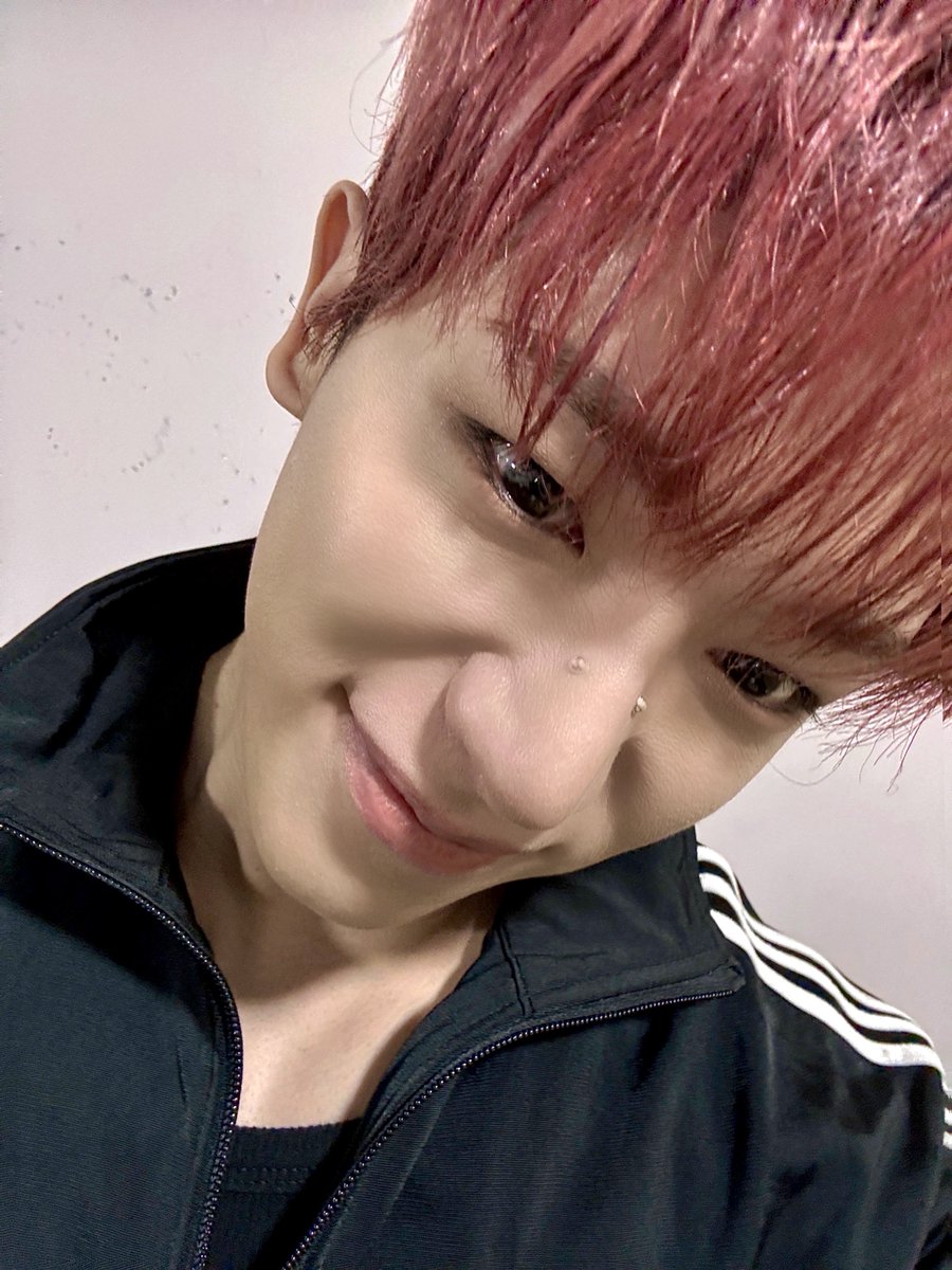 official__wonho's tweet photo. [📸] 
251102 SBS #인기가요 
if you wanna 무대 완료! 

#원호 #WONHO
#SYNDROME #ifyouwanna https://t.co/yKseAaEiHV