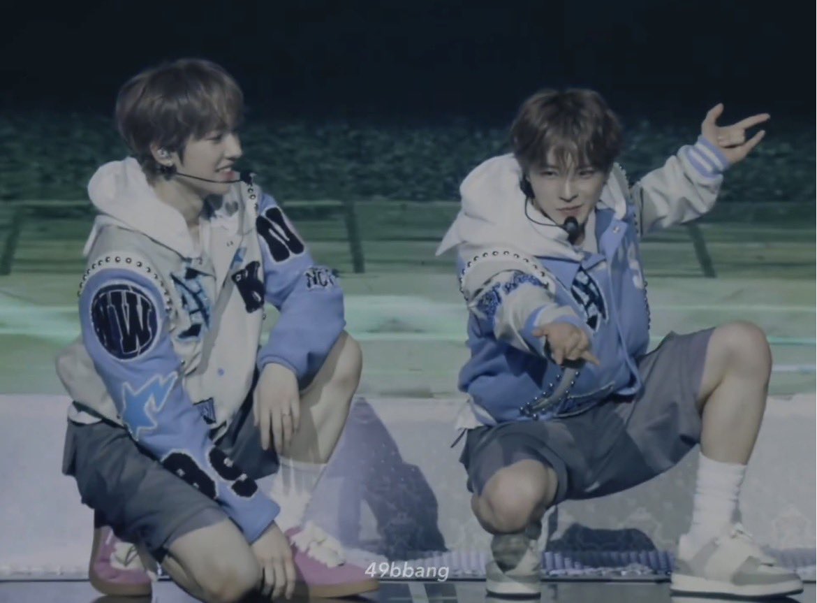 어제는 사쿠야가 스파이더맨 하고 오늘은 유우시가 스파이더맨이야ㅋㅋㅋㅋ 치즈볼즈가 왜이리 웃김