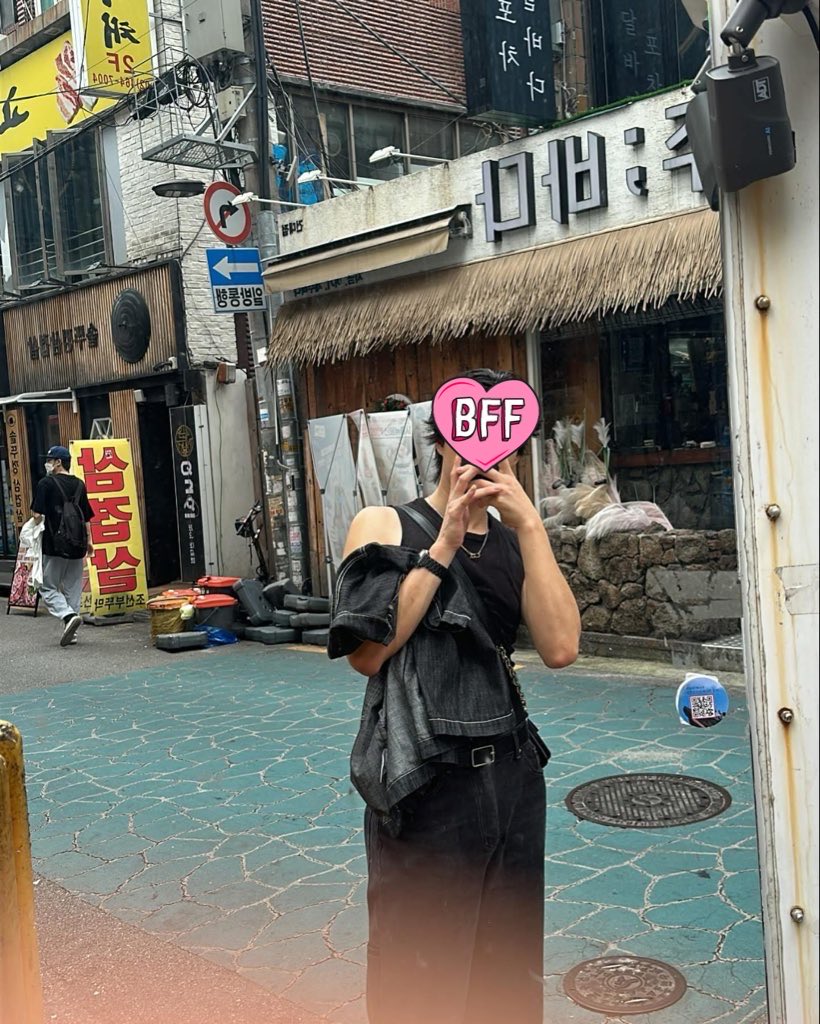 dochy_i's tweet photo. 새로운 사람만나는게 낙인 사람인지라 돌아오는주 토요일날 점심밥 오프하실분들 구해요 지역은 강남이나 홍대쪽으로 할것 같고 미자만 빼면 다괜찮아요 이번기회로 친해져서 나중에 같이 에셈바도 갈수있는 그런 분들  찾는거니까 저랑 맞팔된분들만 가능해요 맘눌하시면 제가 찾아갈게요 #건오 https://t.co/nxKMu7HynS