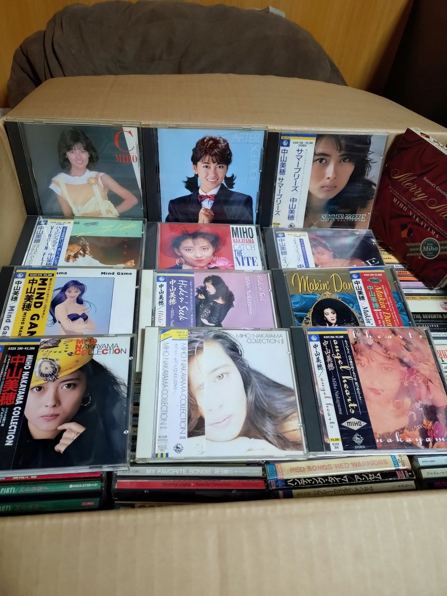 shara41234's tweet photo. 朝から全曲聴いてたら気持ち若返ったわ(｡･ө･｡) https://t.co/bcXD8LC7gF