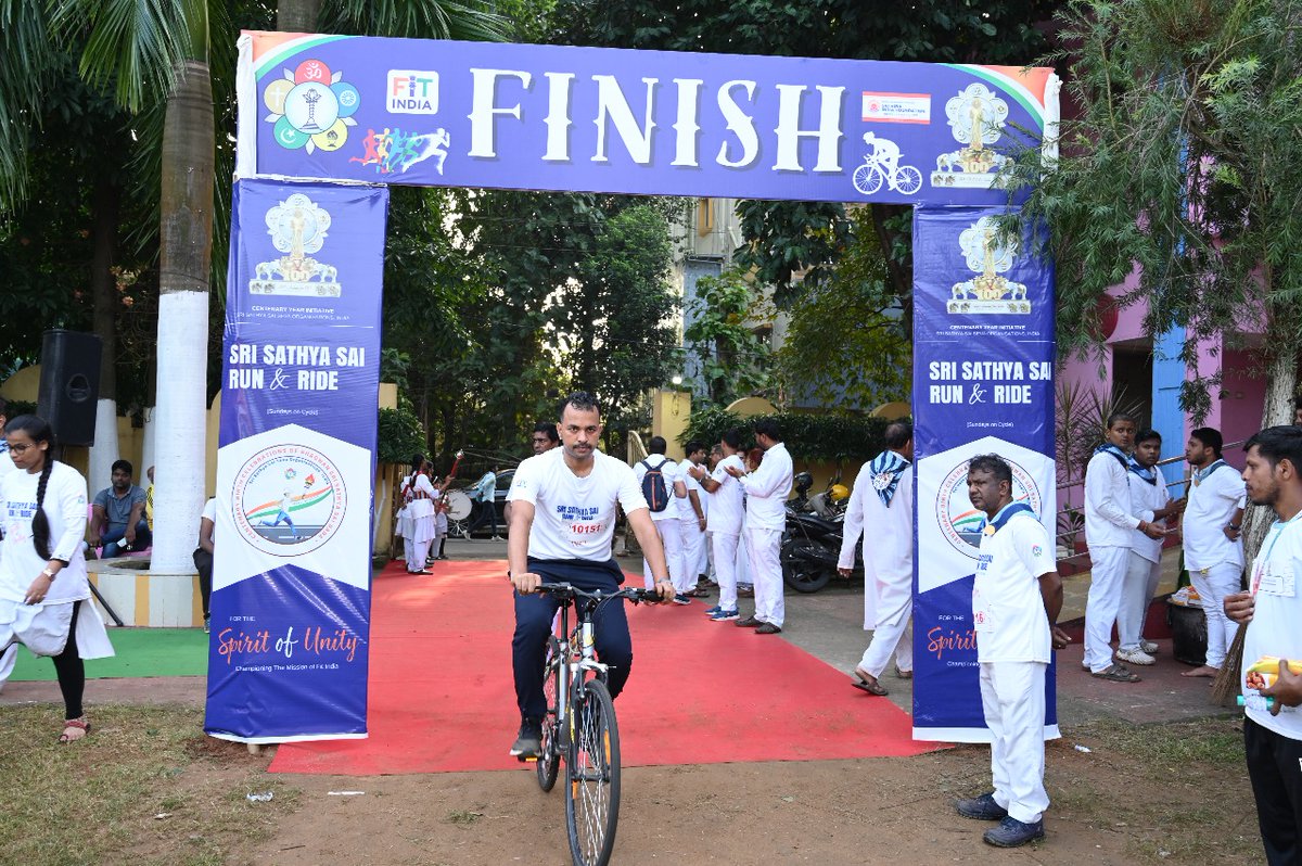 sathyasaiodisha's tweet image. Loving Sairam..
With the Blessings of Sri Sathya Sai Baba, The Sri Sathya Sai Seva Organisation, India, organised the grand “Sri Sathya Sai Run and Ride – Spirit of Unity” event on 2nd November 2025 at Bhubaneswar.
#CentenaryCelebrations 
#spiritofunity 
#runandride
-Media Team