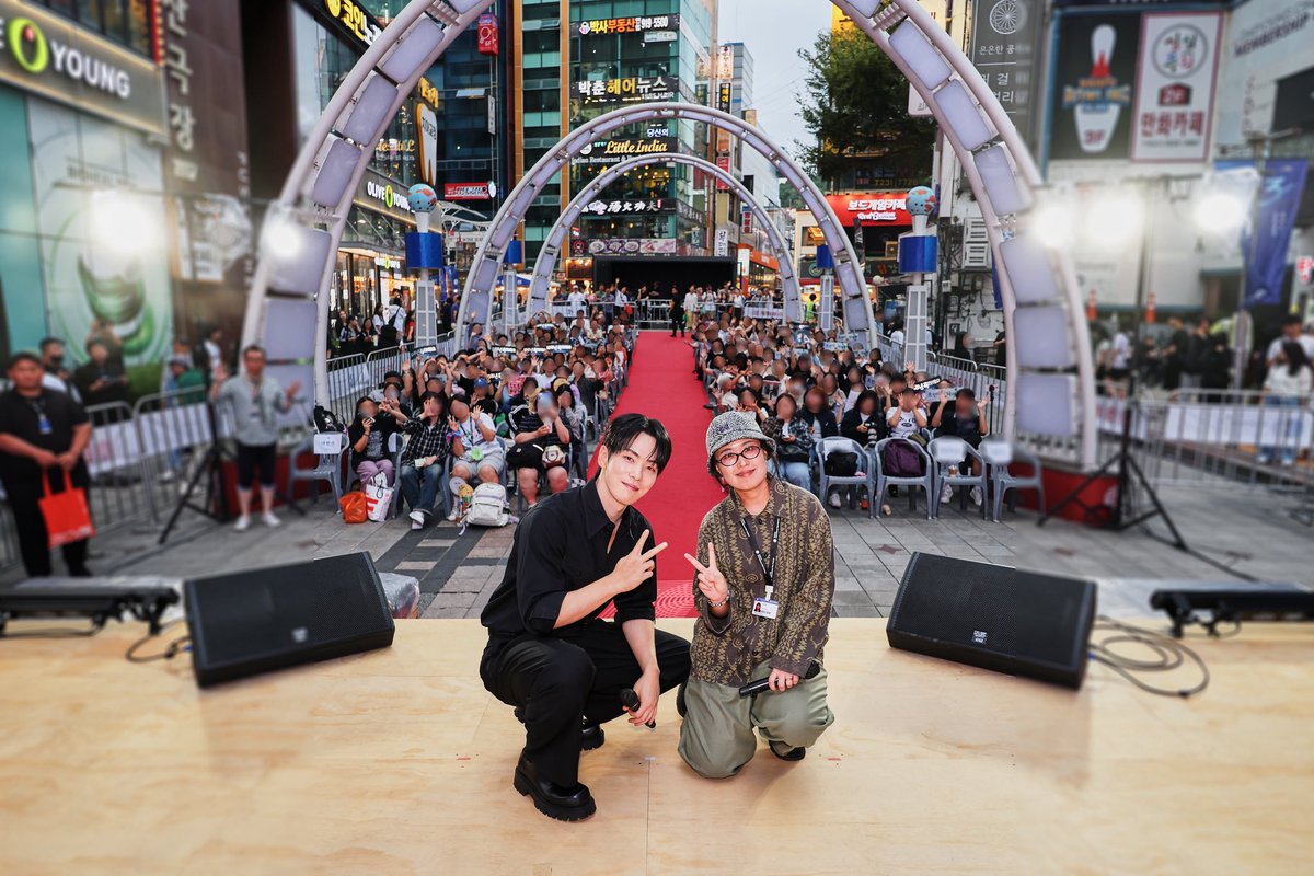 kjh_cinemacafe's tweet photo. [2025 부산국제영화제_커뮤니티비프] 리퀘스트시네마 프로그램 “초인이 되어라 - 초인”
야외무대인사 _Photo _0020_ 레드카펫과 김정현 케미 갑이네!!!👍🏻👍🏻💕 (끝)

#초인 #overman #김정현 #데뷔10주년 #kimjunghyun #서은영 #진명현 
(c) @communityBIFF @official_SEESUN https://t.co/l5jg8kbLcz