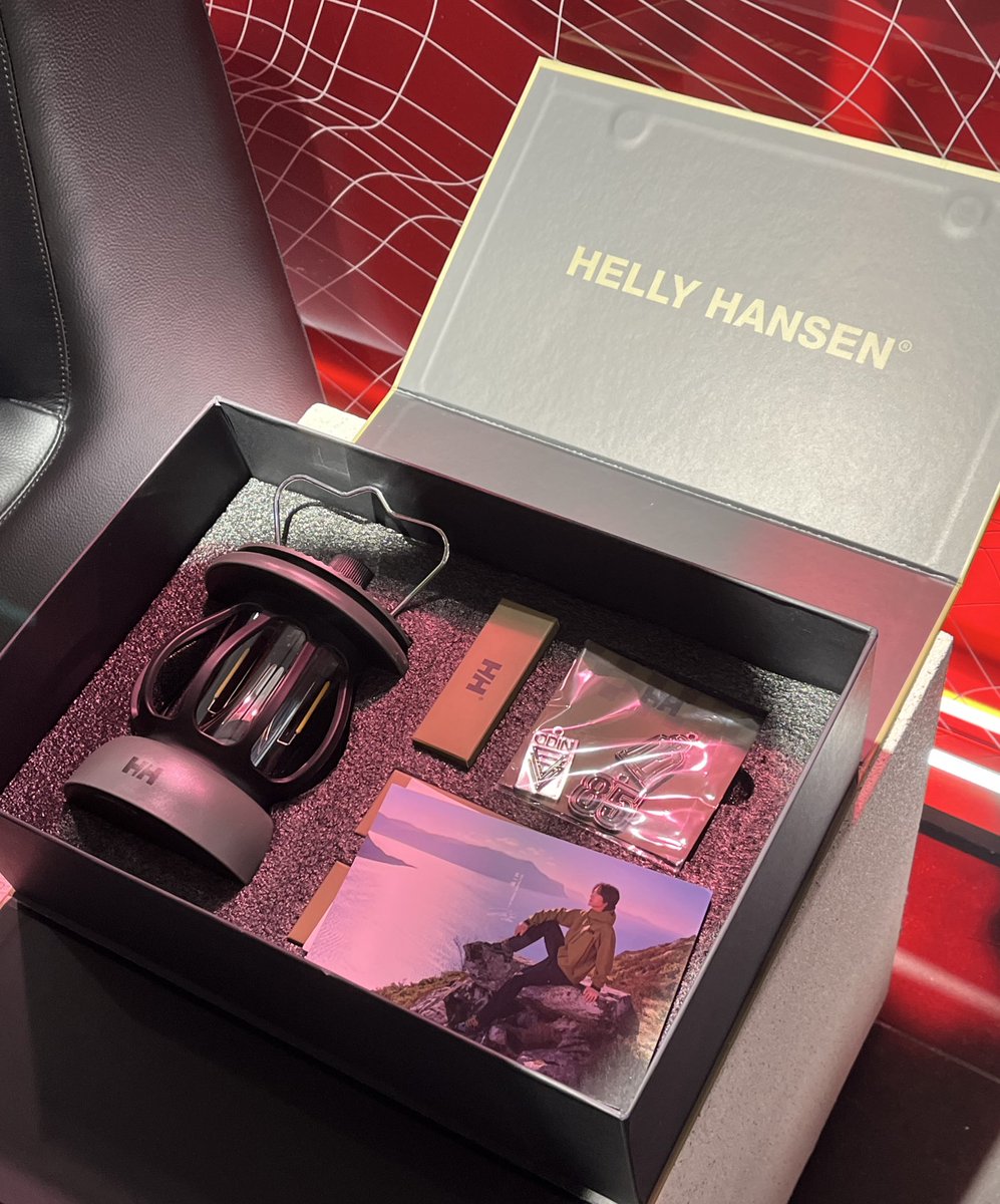 BXです❣️王一博 お誕生日　スライド　スタンド　限定価額❣️確認用❣️ 奏 (@kanade88) / Posts / X