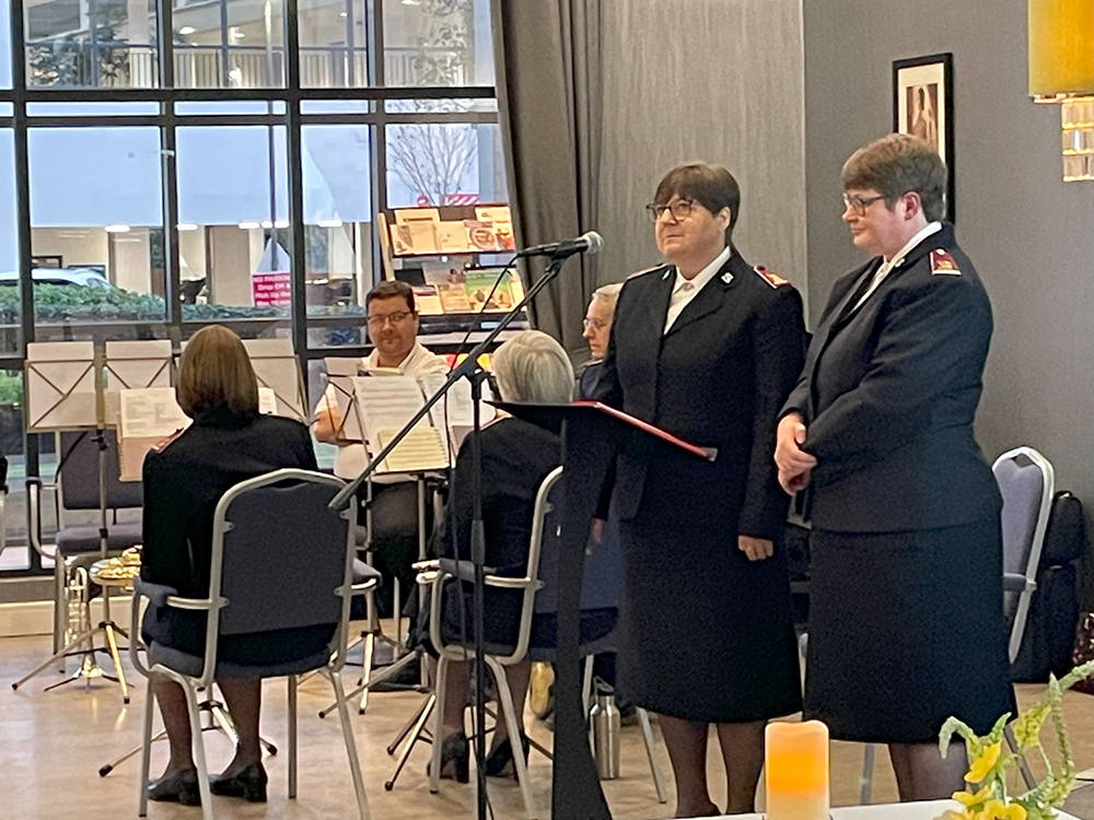 EpvFellowship's tweet photo. Last month we were pleased to welcome members of the Salvation Army to lead our monthly service.  Today 2nd November, the service will be lead by Lorna from Earlsdon Methodist Church.  Service starts at 6pm at Earlsdon Park Retirement Village, Albany Road Coventry.  All welcome https://t.co/OuPJScRIkl