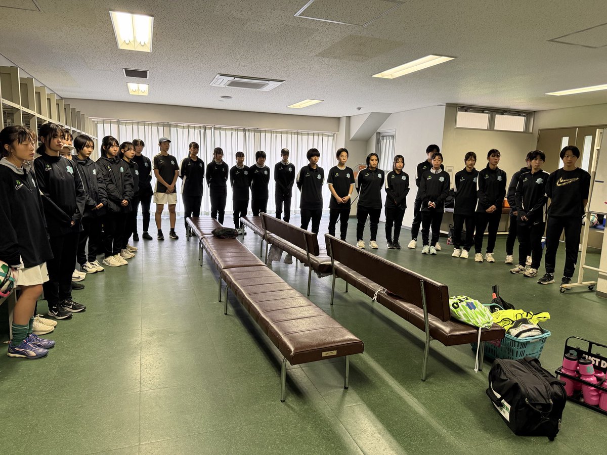 ryo_6556's tweet image. 東海大会ベスト4！
あと1つ勝てば
2年連続の全国大会出場です！

保護者の皆様、
遠方まで応援ありがとうございました。

トップのベンチ外の応援のおかげで
勝てました。

26マオ応援団長が特によかったです。

#SATOなでしこ U-15