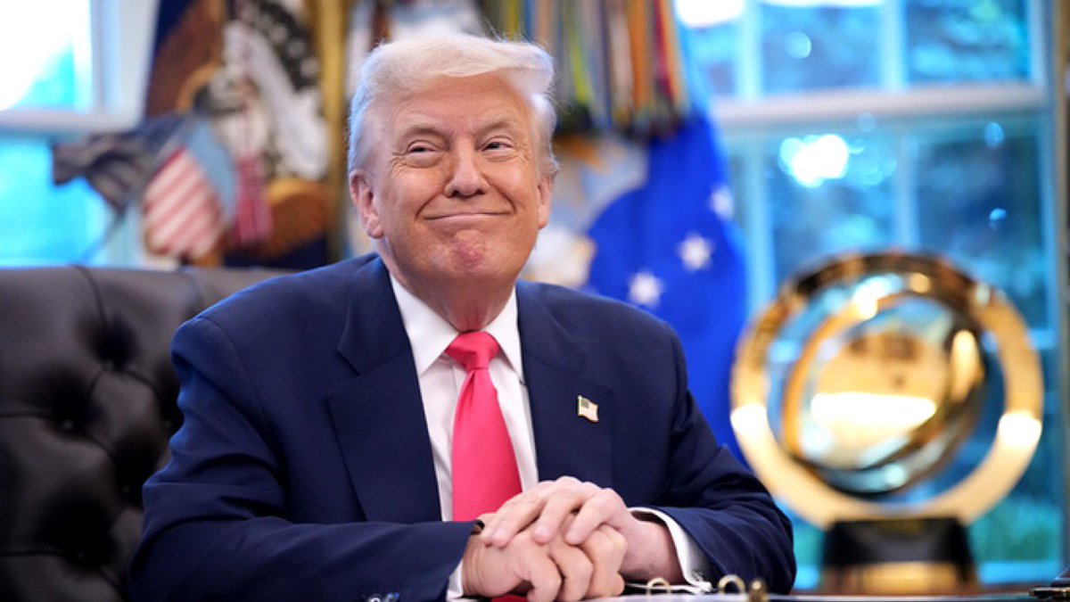anashiranews's tweet photo. あなたの知らないアメリカnews【速報】🚨 トランプ大統領が⚾️㊗️TRUTH投稿しました。
トランプ大統領：
「ロサンゼルス・ドジャースの優勝を祝福する！驚異的なチャンピオンたちが勝ち取った一戦だ！！！

優れた選手たちでなければ、この試合も、そして第6戦も決して勝てなかっただろう。
数多くのスターたちがこの勝利を可能にした。オーナー陣にも祝福を。彼らの手腕は素晴らしい。"ホワイトハウスでお会いしましょう！！！"

ドナルド・J・トランプ大統領
#トランプ大統領 
#Dodgers 
#ドジャース