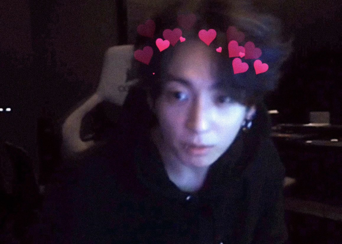 taekook𑁤 tweet media
