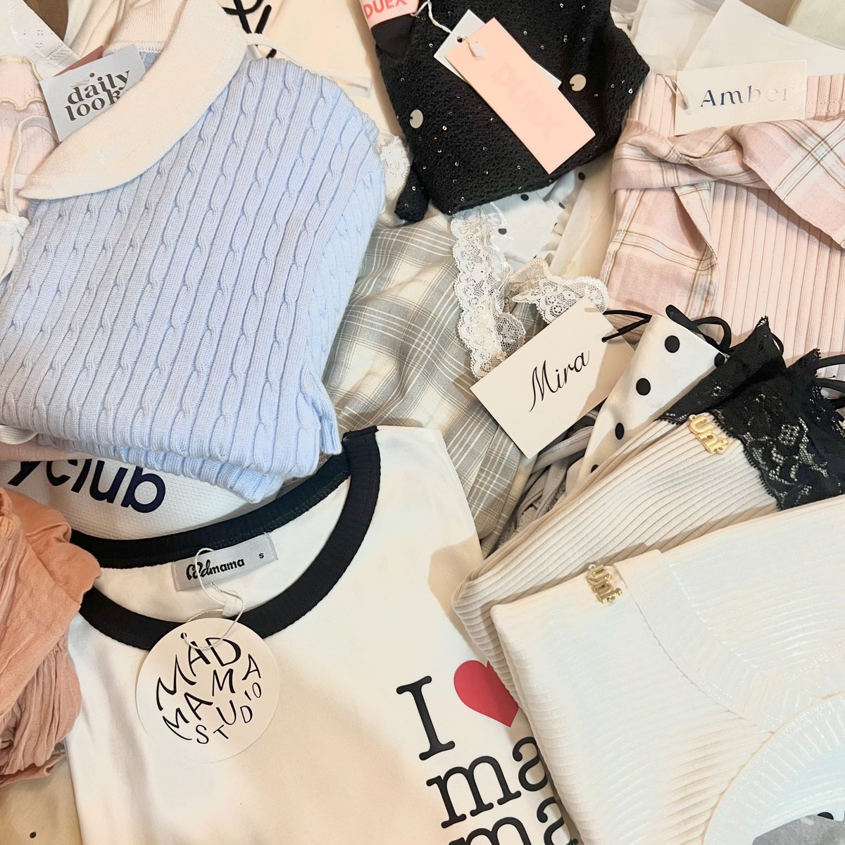 songtorbyporpor's tweet photo. ꙳⋆ โล๊ะตู้ค่า🍎
(ams,maison,unigam,mira,melt,npv,madmama,etc…)
มีariport look jacket ใครไปตปทปักรอเลย
Today (21:30) 👀 
ค่าส่งเหมา 50 รีปักลด10

 #ส่งต่อเสื้อผ้า #ส่งต่อเสื้อผ้ามือสอง #ส่งต่อstylist #ส่งต่อcintage #vghbkk #ส่งต่อrally #ส่งต่อmaison #ส่งต่อmerge #ส่งต่อmitr https://t.co/niUpqANJDm