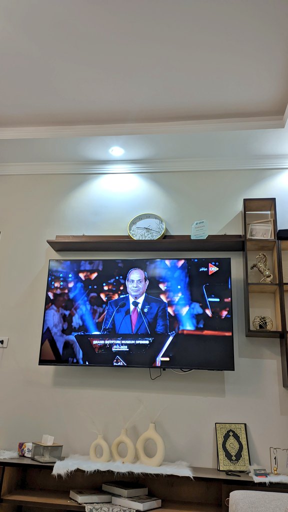 أعزك الله ونصركم وأيدكم على الحق وعلى رفعة شأن هذا البلد 🇪🇬❤️

#شكرا_ياريس