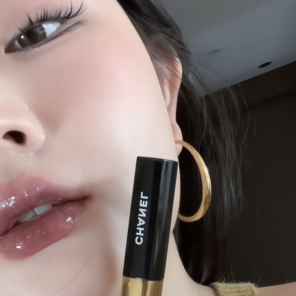 honne_cosme's tweet image. CHANELのｺﾘ、マジでこれ塗れば秒で垢抜けるから助かってる。