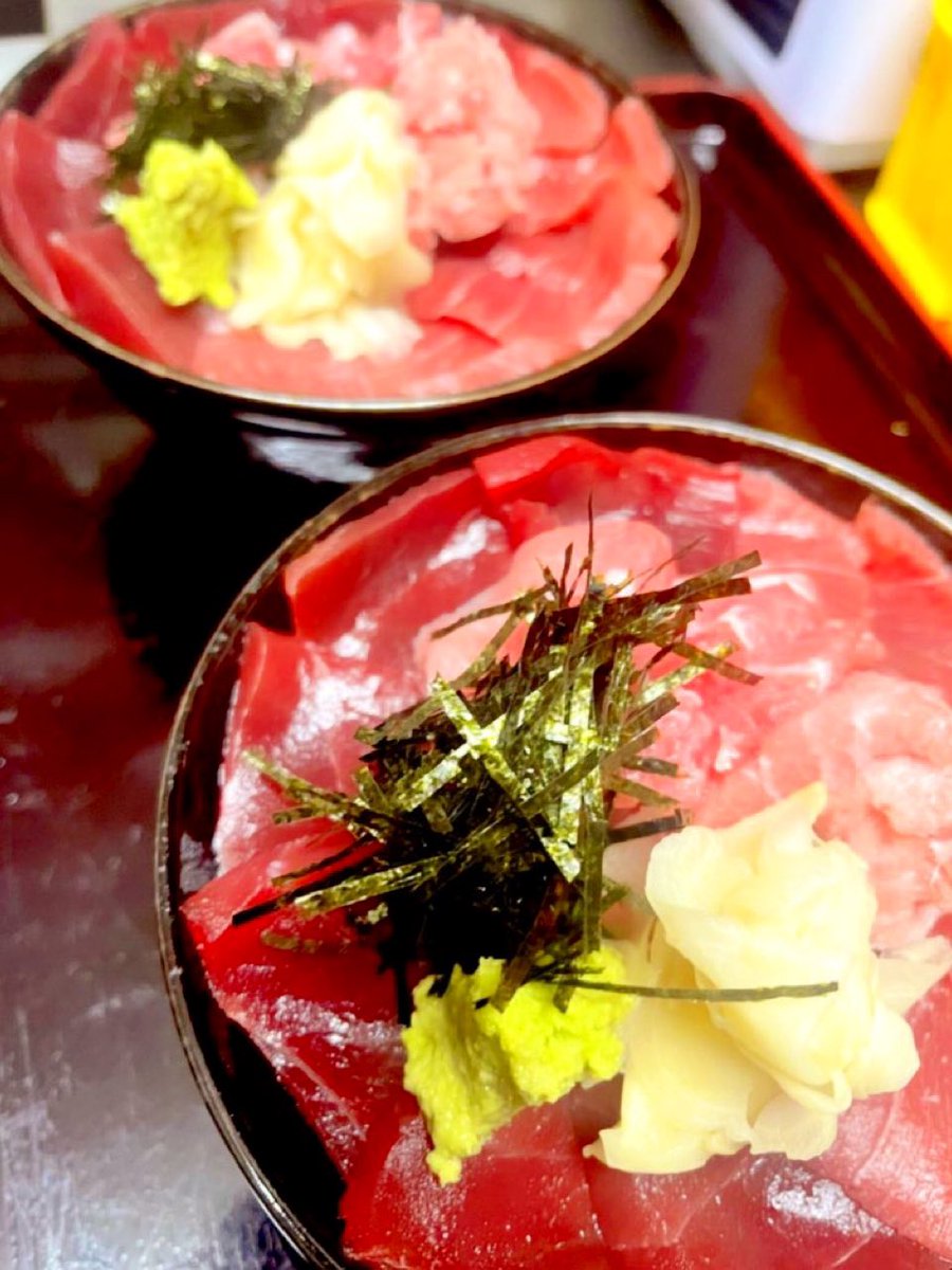 ranranran1207's tweet photo. こんばんは
鮪屋かおるちゃんです🐟

ドジャース
ワールドシリーズ
優勝記念🎊としまして

色々考えましたが…

やはりウチの人気の
本鮪丼通常3,500円🍣を
MVP山本くん🏆の背番号
18に因みまして
1,800円（しかも税込）で
お作り致します🐟🉐🎉

とりあえずは
本日だけのつもりですが
好評であれば、
定休日明けの火曜から
一週間やるかも🤭です💡

店内でも
テイクアウトでも🙆🏻‍♂️✨
是非御連絡くださいませ🤗