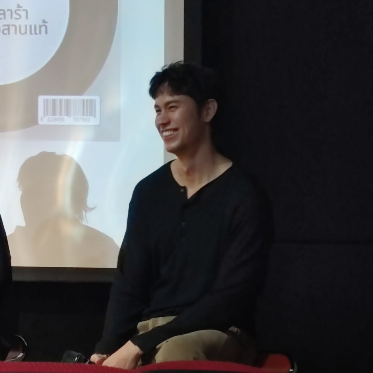 snappuan_'s tweet image. วันนี้พาพิ่นุ่มมาหาน้าแมน #ManTrisanu ที่งาน #วิชาทุกข์พื้นฐาน #HowToSuffer101 หมุนกาชาปองได้หมวกด้วยคั้บ แฮปปี้_แฮปปี้🥰💜