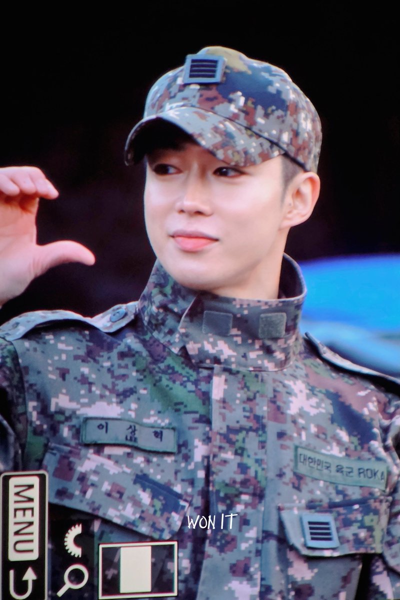 WONIT9's tweet photo. 251102 춘천
군복 안녕!!(제발)
@xleexekdnjs
#SF9 #다원 #DAWON https://t.co/hT6WTeZx0d