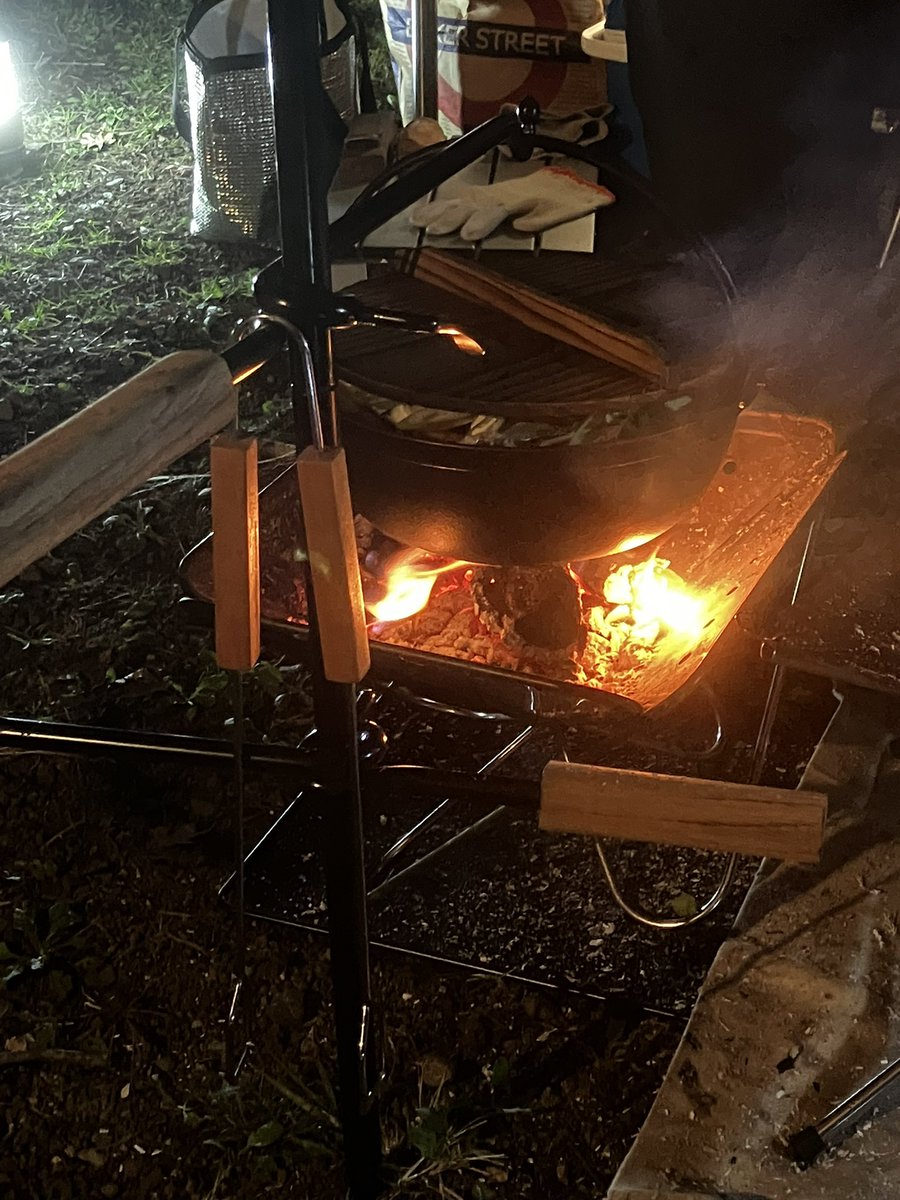 osawariman4's tweet photo. キャンプ最高👍
友達みんなでワイワイ

サンマ焼いてます〜 https://t.co/NxPxmeHZPg