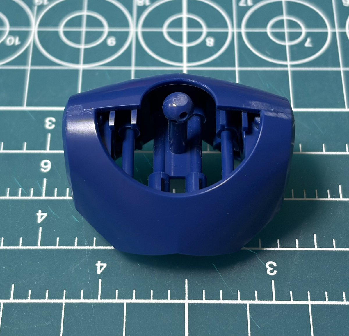 todan3320's tweet image. MODEROID ライディーン

仕掛りが多いので塗り分け簡単そうなものから進めてます(展示会の準備してない)

胸パーツの後ハメ加工とコッドゴーガン時に横に向けないのでボールデンの中と大ジョイントを使って頭部を2軸接続にしてみました
キット標準より猫背に出来るようになります笑

#MODEROID