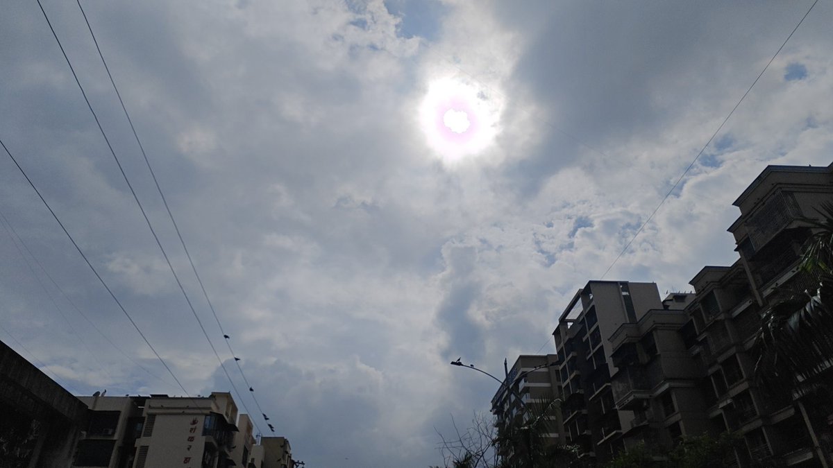 VickyTh4414's tweet photo. @RAMESHINFO1  finally the sun is out ..hope for the match to start soon between india n south Africa women's final world cup https://t.co/CvhU98mxRL