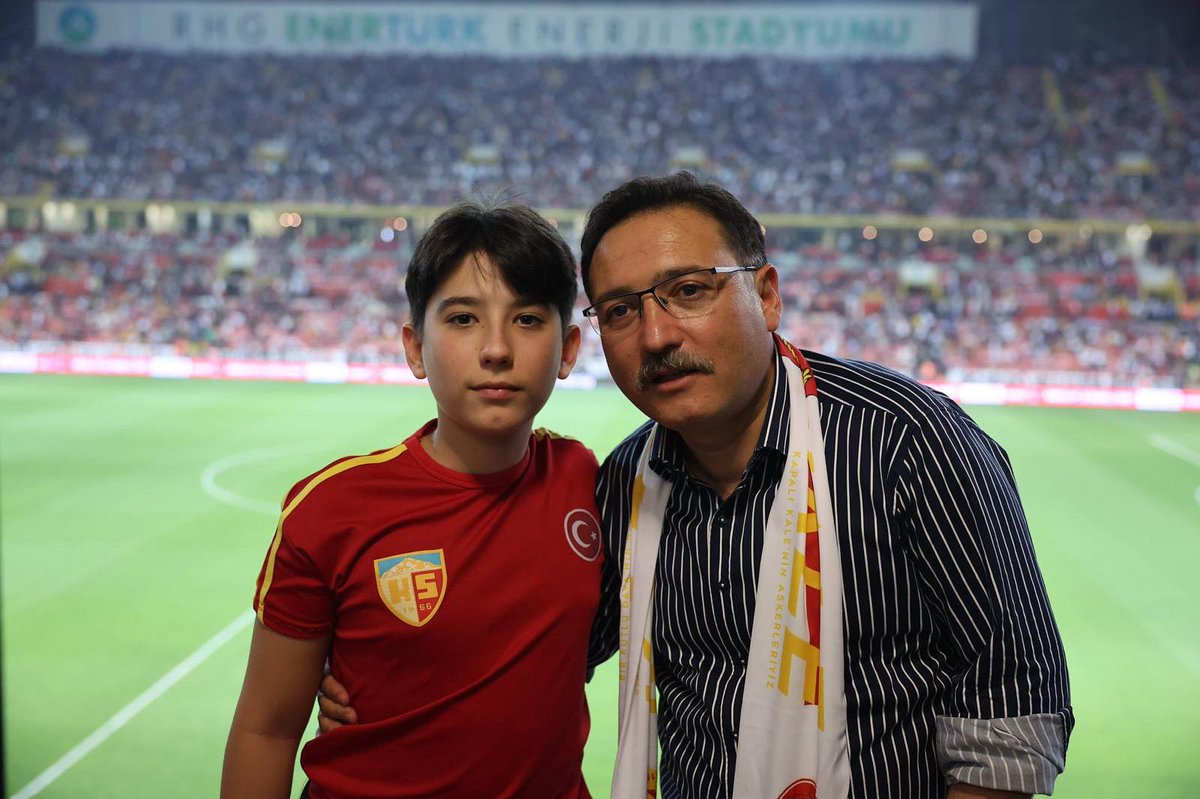 Şehrimizin takımı, gururumuz Kayserispor bugün saat 17.00’de, şehrimizin kalbi RHG Stadı’nda Kasımpaşaspor ile karşılaşıyor. 

Hep birlikte tribünleri doldurarak şehrimizin takımına destek olacağız.