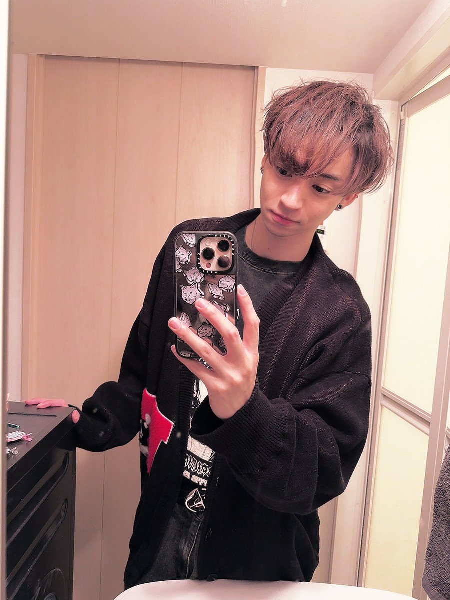 shimatora9tiger's tweet photo. 髪切ってきたのさ
久しぶりの短さなのさ https://t.co/oKKpWPVQNz