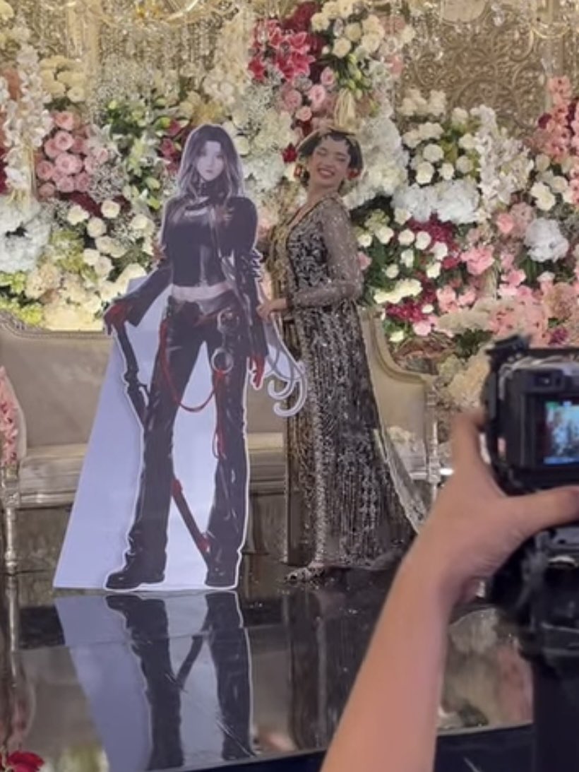 crmikax's tweet image. ur oomf just got married