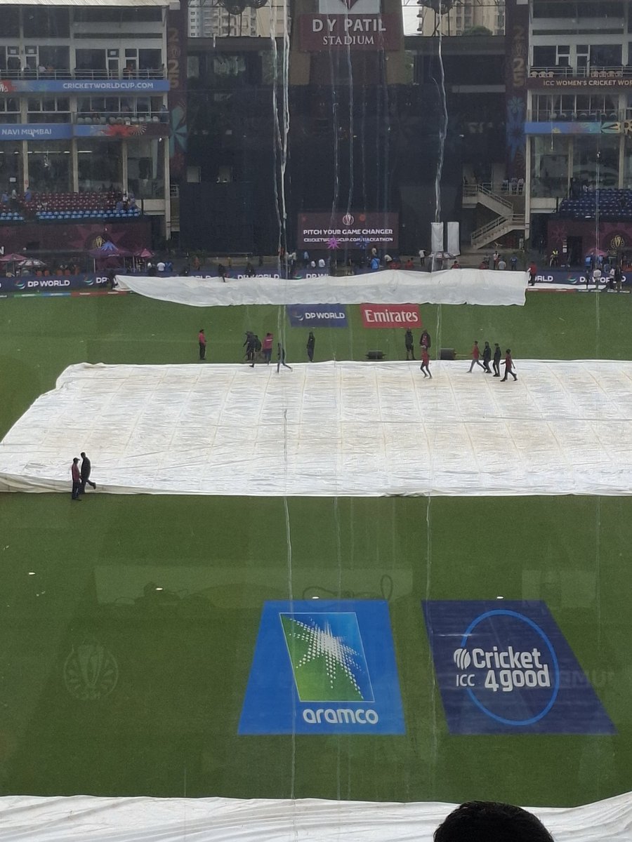 Covers being taken off for inspection. Looks like a delayed start. Good thing is there's plenty of time before we start losing overs #IndvsSA #CWC25