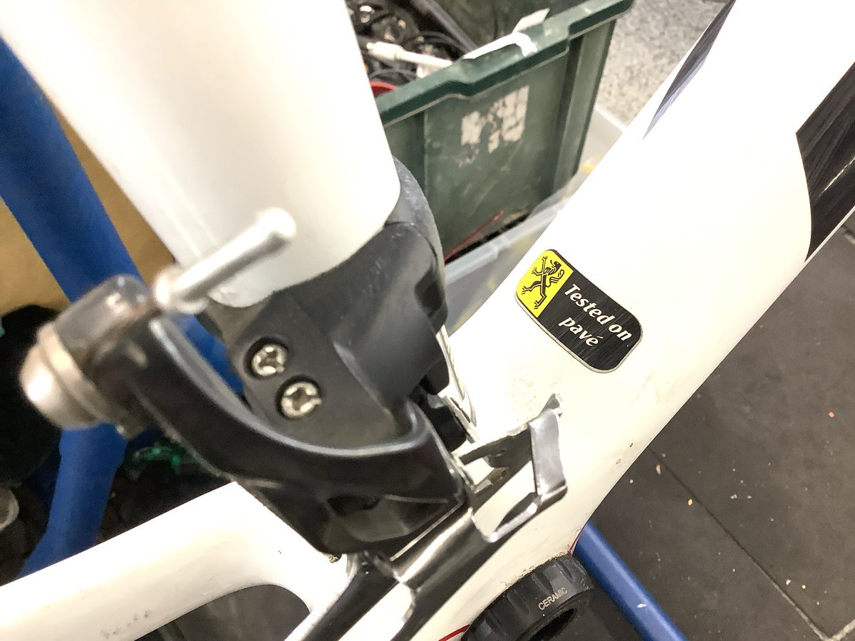 本日の入庫車両は。。。。。
憧れのISPシートポスト採用のリドレー　ヘリウム　
ULTEGRA11SPEEDにDURA-ACEホイール搭載でお値打ちに❗️

#日本にいいサイクルを
#自転車買取専門店サイクリー
#相模原店
#弱虫ペダル
毎日更新しております♪

cycly.co.jp