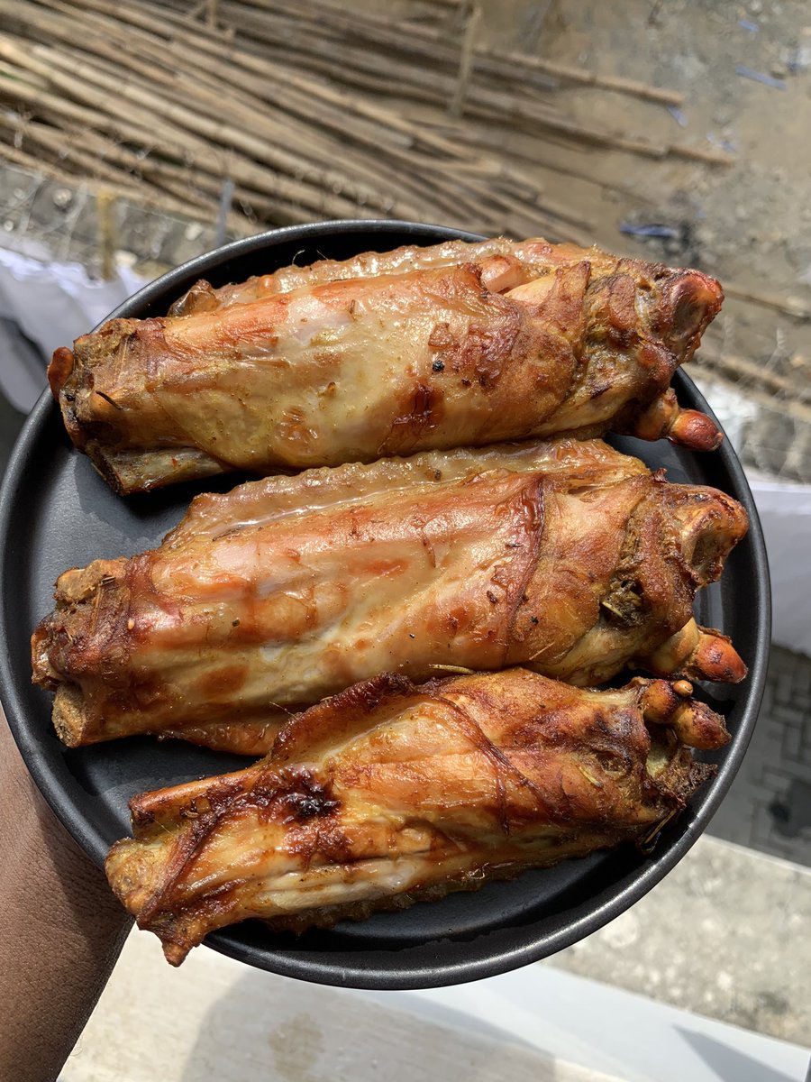 on the menu: beef based fried rice and fried turkey😌

ps: i’m now taking bookings for christmas/new year private chef services and food bowls order🎄