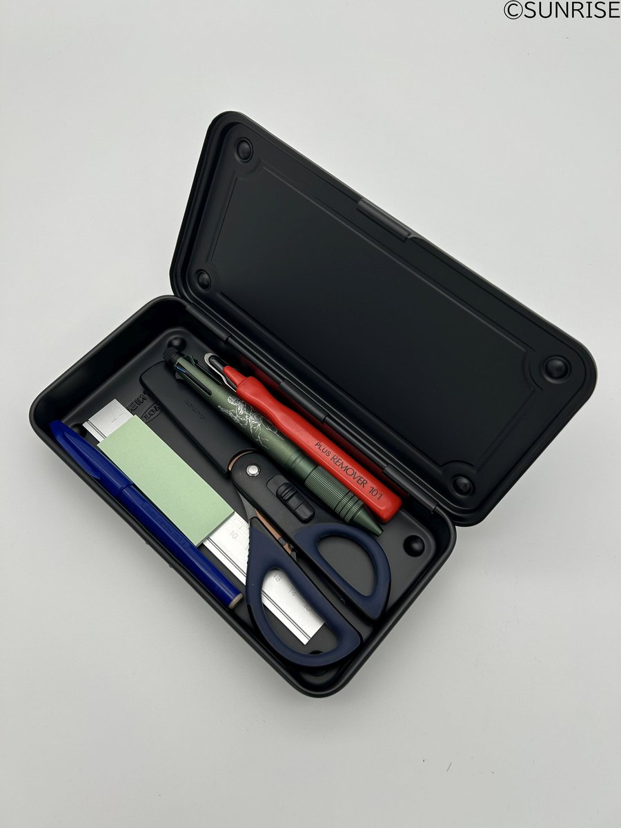 votoms_official's tweet image. 【#ボトムズ総模演 グッズ紹介】
ブラッドサッカーをイメージしたタフなスチール製マルチツールケース。信頼の東洋スチール製！3,080円（税込）※中身は含まれません