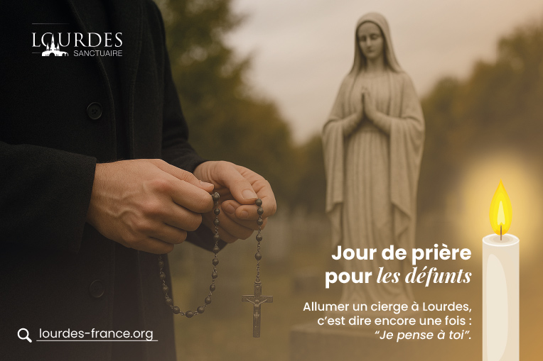 À Lourdes, chaque cierge allumé aux chapelles de lumière est un message d’amour.

Vous pouvez, vous aussi, faire déposer un cierge pour un parent, un ami, une personne chère qui n’est plus là, car allumer un cierge à Lourdes, c’est dire encore une fois : “Je pense à toi”.

🕯️