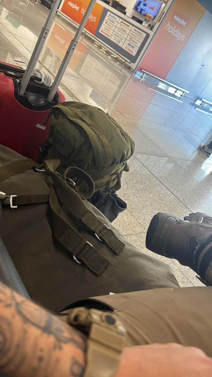 Melde mich erstmal aus dem Dienstbetrieb ab, wer trotzdem wissen will, was bei mir passiert: instagram.com/dennistheexplo…