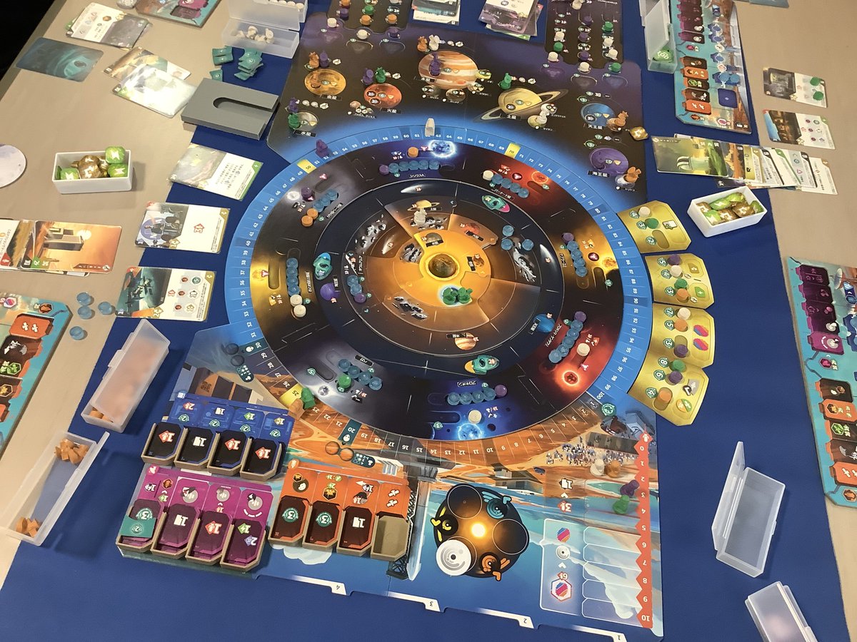 cocottejs's tweet image. SETI遊べるかもしれんので、ルールを読んでいる😆
初プレイの時に勘違いしてたことがいろいろあったみたい…
ルールは全然難しくないし、サマリーと個人ボードがよく出来てる！
改めてかなり面白いんではと思った