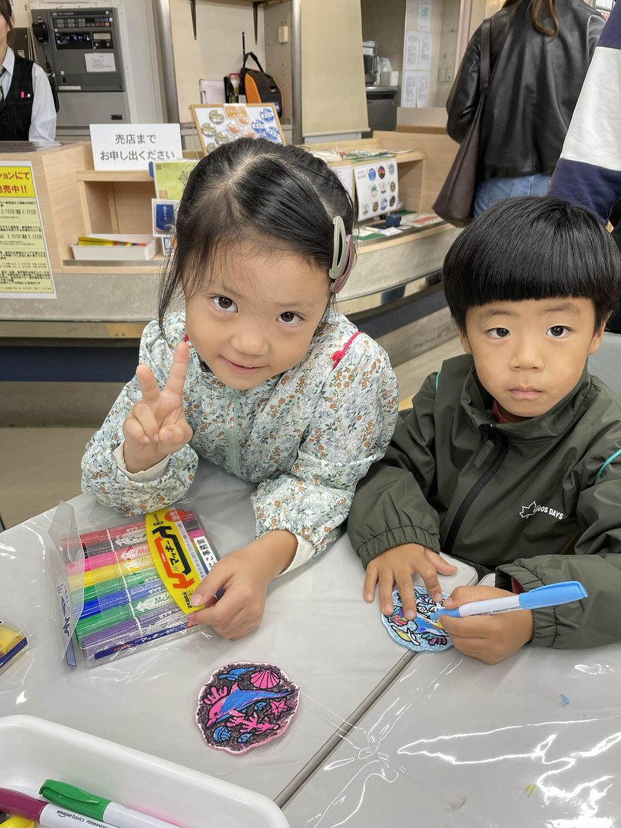 アクリル絵「こてんこもり」 アクリル絵「こてんこもり」