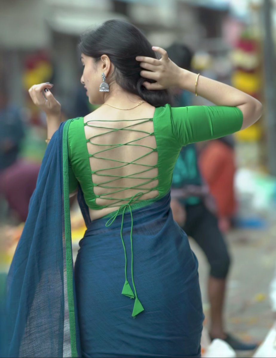 gill_to_kill's tweet image. #Backless 👑

#bhoomica