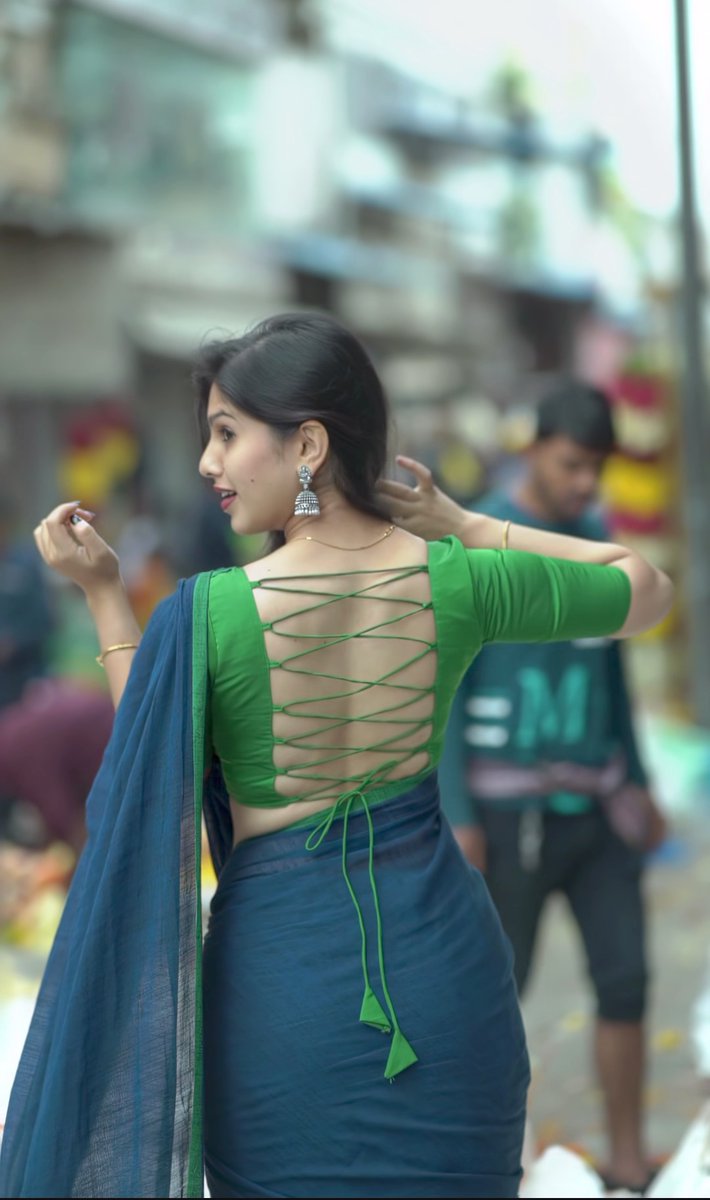 gill_to_kill's tweet image. #Backless 👑

#bhoomica