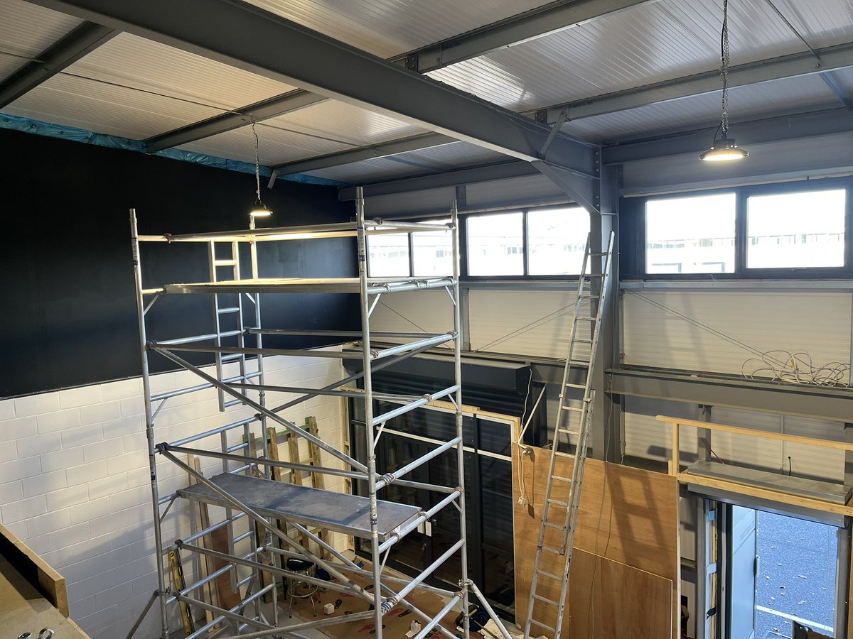 RideBikesWales's tweet photo. #RBW news #NewLights #NewSign & coming very soon definitely worth the wait #NewShop #CantWait 🚴♂️🏴 https://t.co/4cK7jEH1ur