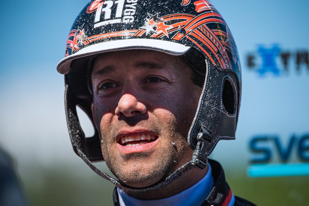 Claes Sjöström hade en bra dag igår och satte bl.a. dit min spik Cashman J:R. Jag hade en stabil rank igår med 3x2x4x1x3x4x2x2 där åtta rätt gav över 4 miljoner kr. 

Sjöström var det ja, idag tror jag att han vinner med 2 Walmann (V85-7). Prisvärd spik! snoken.se