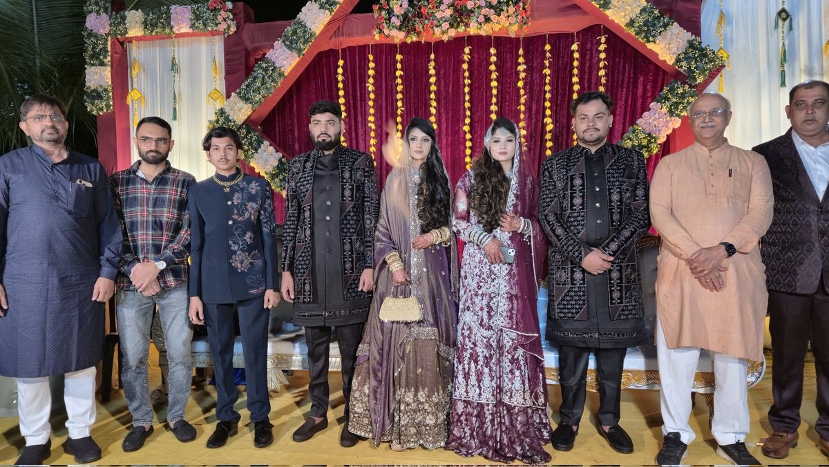 ધ્રાંગધ્રા ફન્ટપોઇન્ટ રીસોર્ટ ખાતે દીવાન શ્રી મુન્નાભાઈ ના બન્ને દીકરાના લગ્ન પ્રશંગે ઉપસ્થિત રહ્યા.તેમાં ધ્રાંગધ્રા નગરપાલિકા પ્રમુખશ્રી,સંગઠન ના હોદેદાશ્રીઓ,સુધરાઈ સભ્યો, પૂર્વ હોદેદારો વગેરે ની પ્રેરક ઉપસ્થિતિ રહી.