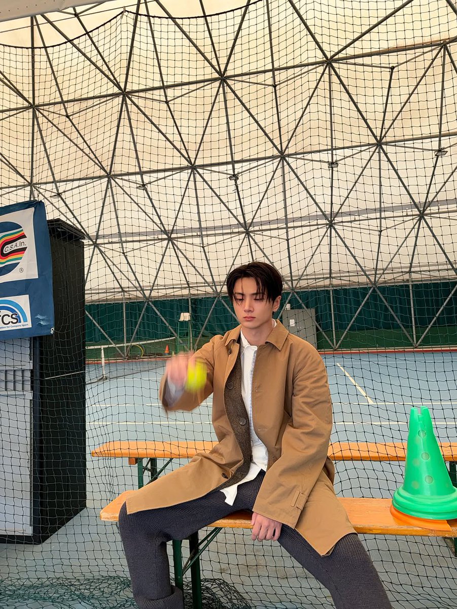 enhypenupdates's tweet image. [INSTAGRAM] 251102

"🎾
#Prada #JAY"

🔗: instagram.com/p/DQjG5KYCSfr/…

(1/2)

@ENHYPEN_members @ENHYPEN #ENHYPEN #엔하이픈