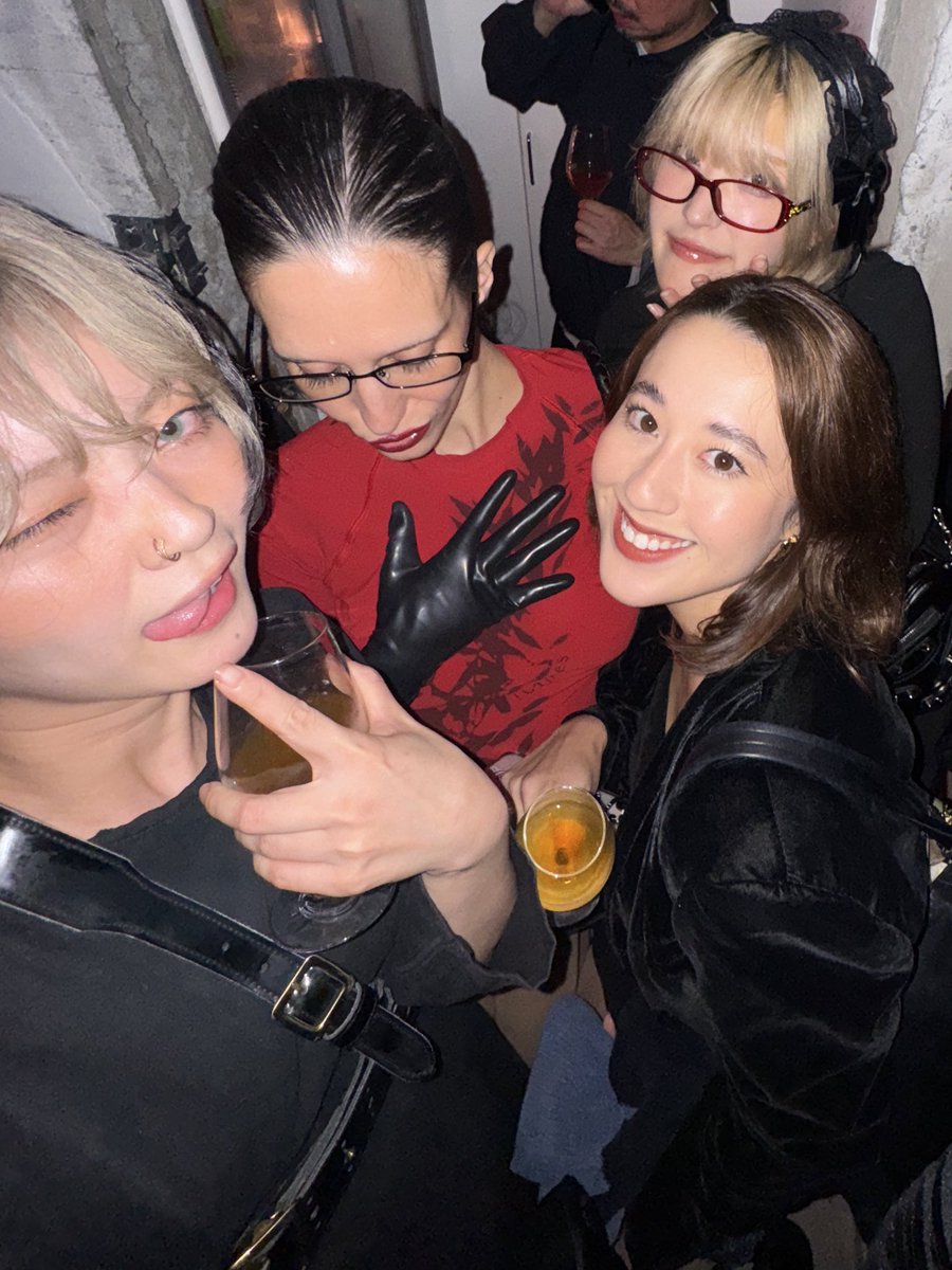 Charmy X GATA magazineコラボのアフターハロウィンパーティお手伝いしてきた❣️
中身は女性用の吸引バイブだよ❤️‍🩹🥰❣️

opentoys.online

ヘアスタイリストは<a href="/xa__erc/">オカエリカ</a>