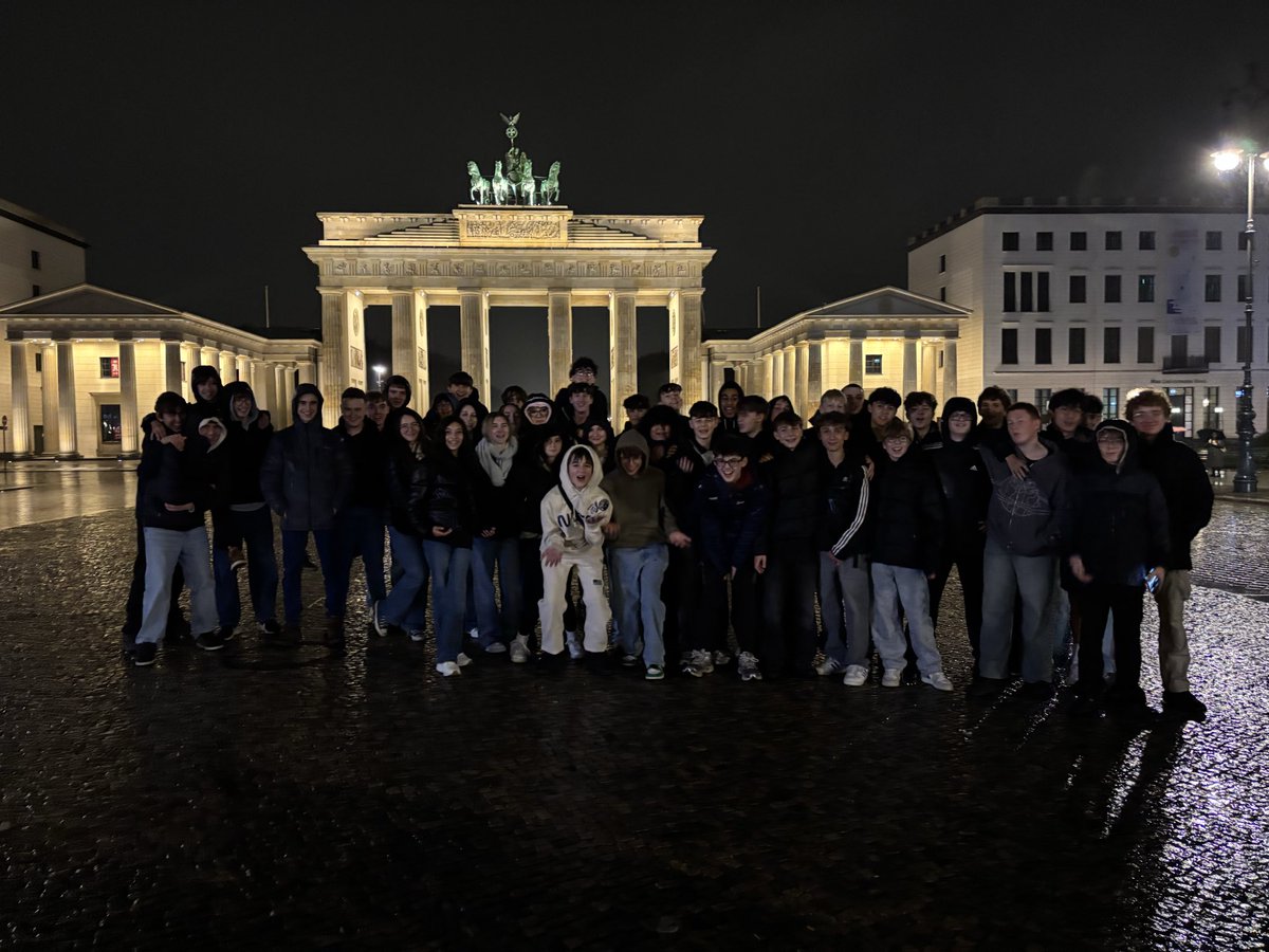 JMSGerman's tweet photo. Followed by a night walk to the Brandenburg gate and the Jewish Memorial. https://t.co/xc0BmclL39