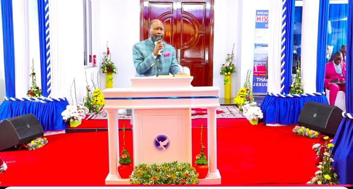 JOSEPHINEIBUNYU's tweet photo. What a Mega  #MightyThanksgiving service!! It's a great privilege to hear from the Throne room of GOD.. https://t.co/bceyXGFtH7