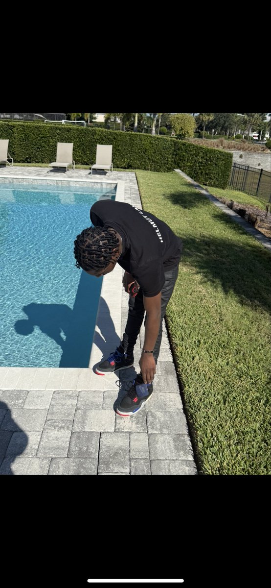 boderick111's tweet image. 