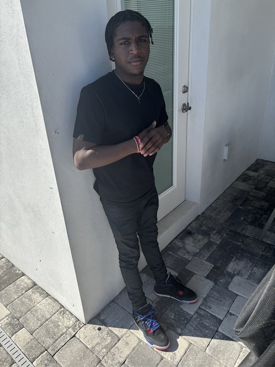 boderick111's tweet image. 